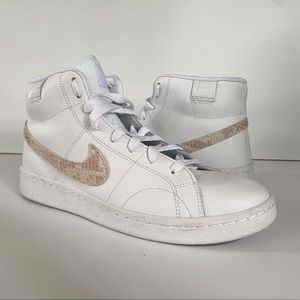 NIKE Court Royale 2 Mid Sneaker